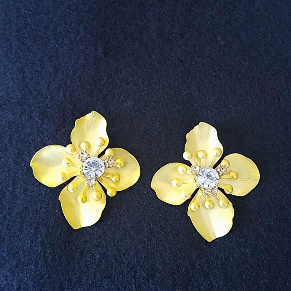 H&M Yellow metal flower earrings